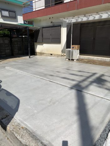 本日は貝塚市でガレージの床塗装になります